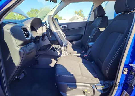 2025 Hyundai Venue Sel z USA, uszkodzony, nr VIN KMHRC8A32SU404172